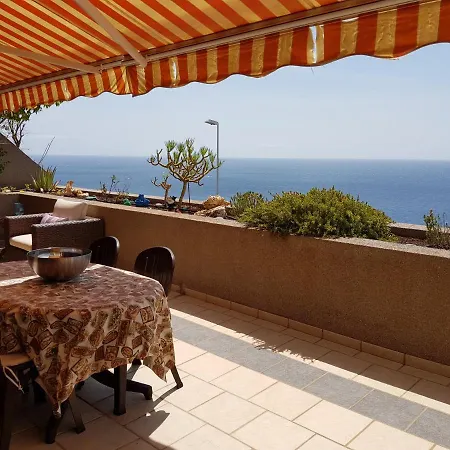 Bajo. Sea Views. Large Terrace. דירה
