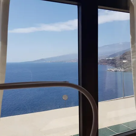 Bajo. Sea Views. Large Terrace. * Radazul