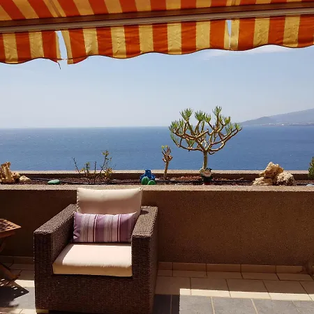 Apartamento Bajo. Sea Views. Large Terrace.